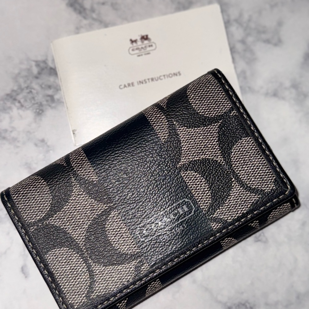 Coach Black and Gray Signature 6-key Key Case- Like New!